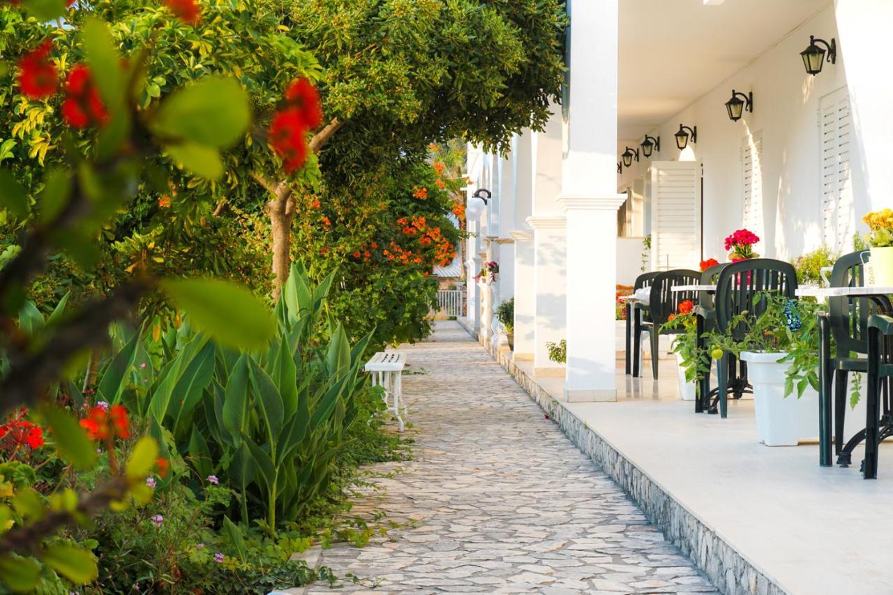 Cubaneros Holiday Inn Laganas Exterior photo