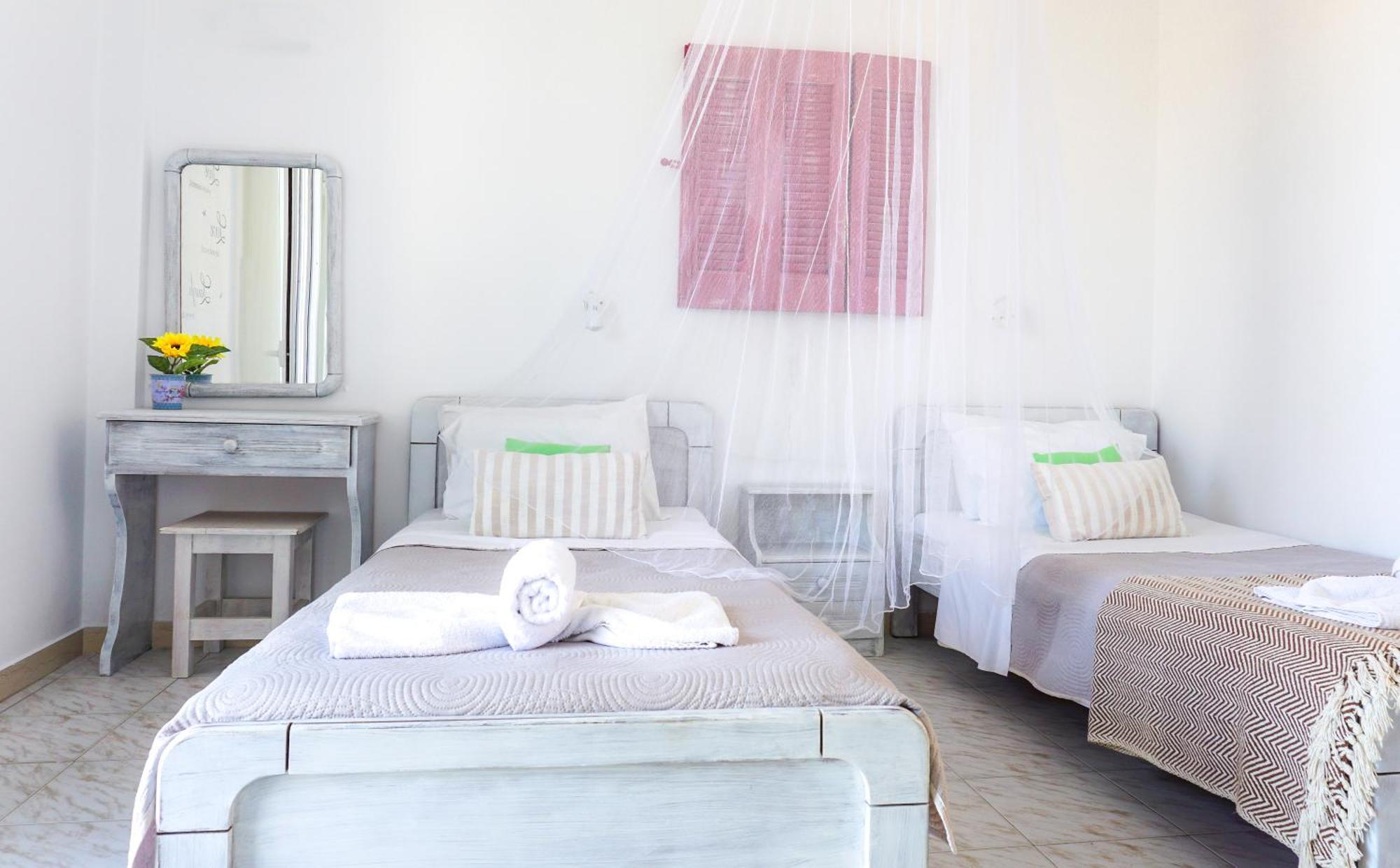 Cubaneros Holiday Inn Laganas Room photo