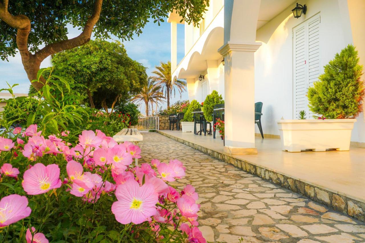 Cubaneros Holiday Inn Laganas Exterior photo